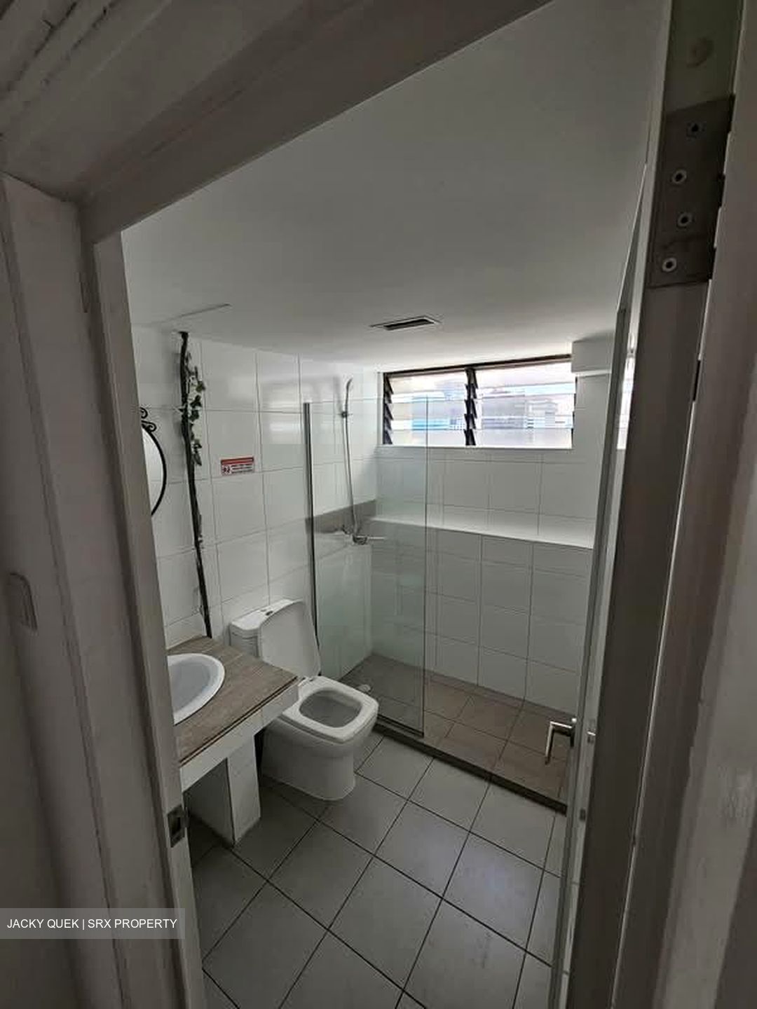 Lucky Plaza (D9), Apartment #569298041